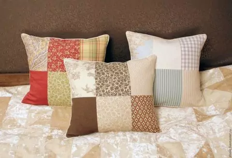 Патчі та вишивка